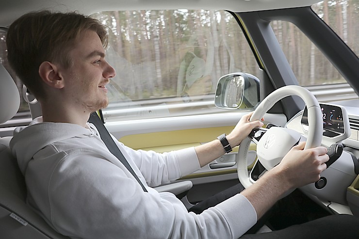 Travelnews.lv ar jauno un elektrisko «VW ID.Buzz Pro» apceļo Ventspili un Rīgu 334031
