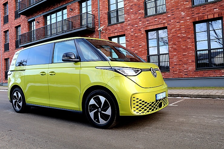Travelnews.lv ar jauno un elektrisko «VW ID.Buzz Pro» apceļo Ventspili un Rīgu 334036