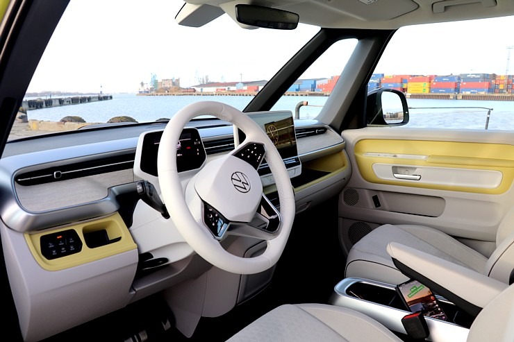 Travelnews.lv ar jauno un elektrisko «VW ID.Buzz Pro» apceļo Ventspili un Rīgu 334041