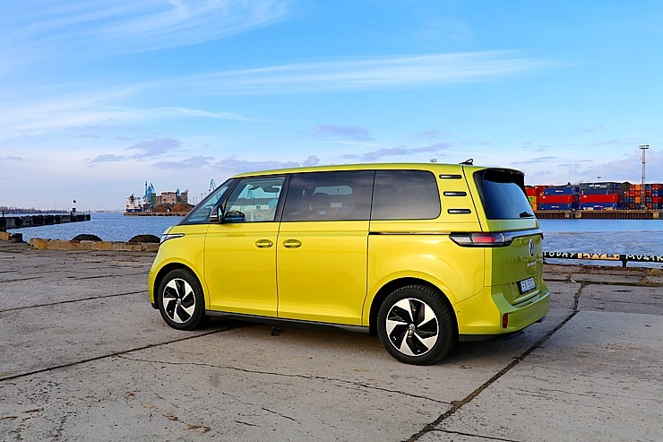 Travelnews.lv ar jauno un elektrisko «VW ID.Buzz Pro» apceļo Ventspili un Rīgu 334042