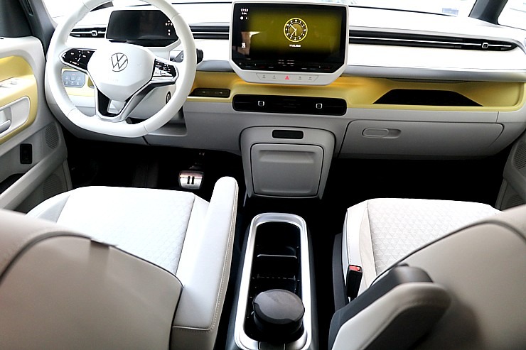 Travelnews.lv ar jauno un elektrisko «VW ID.Buzz Pro» apceļo Ventspili un Rīgu 334051