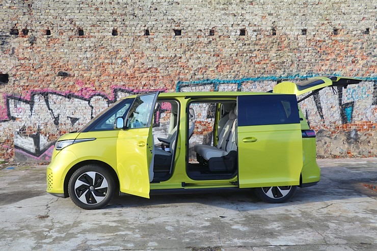 Travelnews.lv ar jauno un elektrisko «VW ID.Buzz Pro» apceļo Ventspili un Rīgu 334056