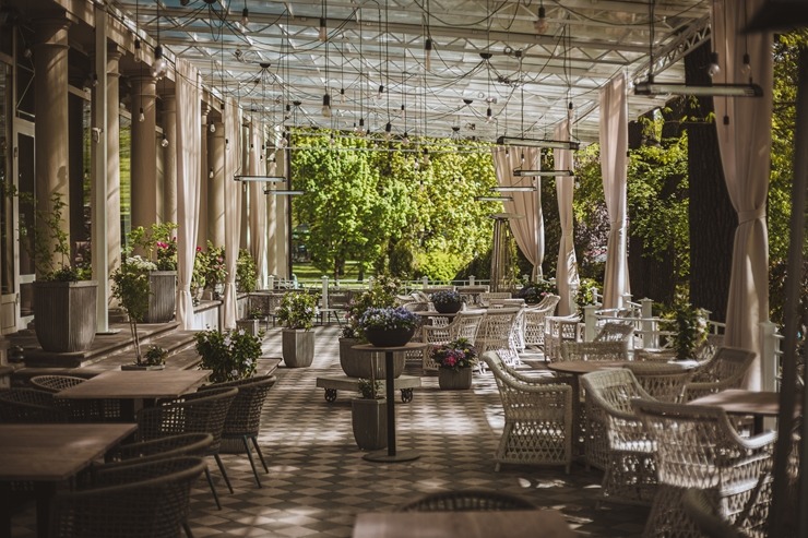 Rīgas parka restorāns «Whitehouse» piedāvā īpašu atmosfēru garšas pasaulē. Foto: Whitehouserestorans.lv Rīgas parka restorāns «Whitehouse» piedāvā īpašu atmosfēru garšas pasaulē. Foto: Whitehouserestorans.lv 334488
