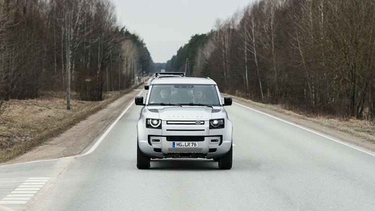 Svinot Land Rover un Defender 75. gadskārtu, zīmola fani dodas piedzīvojumu braucienā uz Vidzemi. Foto: Velocita.lv Svinot Land Rover un Defender 75. gadskārtu, zīmola fani dodas piedzīvojumu braucienā uz Vidzemi. Foto: Velocita.lv 334530