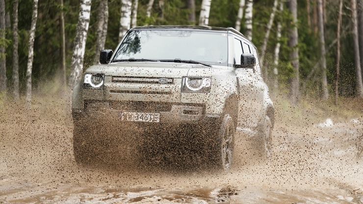 Svinot Land Rover un Defender 75. gadskārtu, zīmola fani dodas piedzīvojumu braucienā uz Vidzemi. Foto: Velocita.lv Svinot Land Rover un Defender 75. gadskārtu, zīmola fani dodas piedzīvojumu braucienā uz Vidzemi. Foto: Velocita.lv 334514
