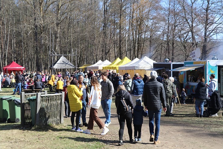 Daudzi rīdzinieki pavada jautras un pavasarīgas Lieldienas Latvijas Etnogrāfiskajā brīvdabas muzejā 334869