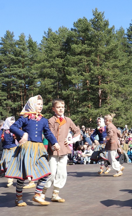Daudzi rīdzinieki pavada jautras un pavasarīgas Lieldienas Latvijas Etnogrāfiskajā brīvdabas muzejā 334861