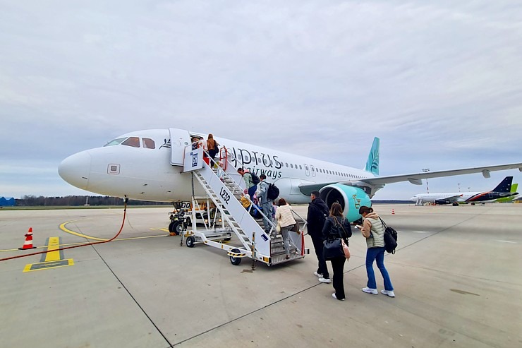 Lidojam uz Larnakas lidostu Kiprā kopā ar «airBaltic», bet ar «Cyprus Airways» lidmašīnām 335371