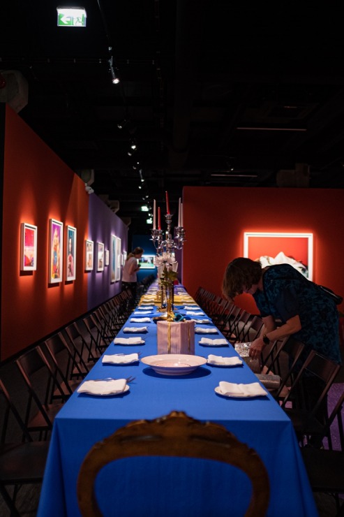 Mākslinieka Mailza Oldridža izstādes atklāšana muzejā «Fotografiska» Tallinā. Foto: Siim Loog 335437