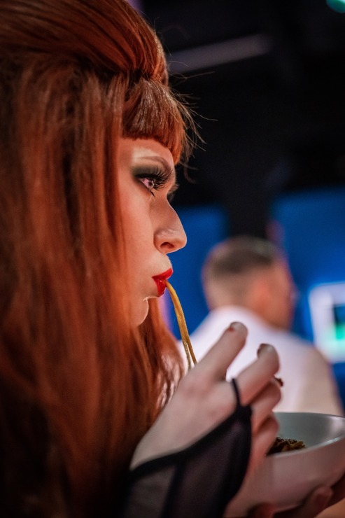 Mākslinieka Mailza Oldridža izstādes atklāšana muzejā «Fotografiska» Tallinā. Foto: Siim Loog 335471
