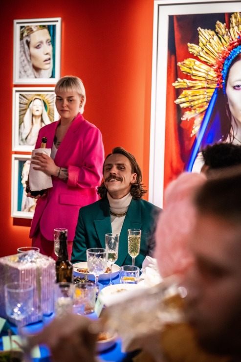 Mākslinieka Mailza Oldridža izstādes atklāšana muzejā «Fotografiska» Tallinā. Foto: Siim Loog 335472