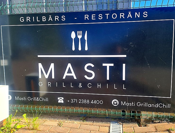 Travelnews.lv pēc Elejas 22 km pārgājiena atgūst spēkus «Masti Grill&Chill» Jelgavas novadā 336087