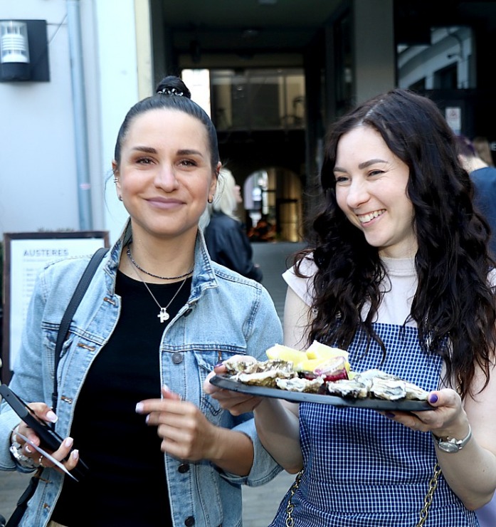 Restorāns «Buržujs» Berga bazārā organizē Baltijas lielāko Austeru festivālu, apēdot 11 000 austeru Restorāns «Buržujs» Berga bazārā organizē Baltijas lielāko Austeru festivālu, apēdot 11 000 austeru 336312