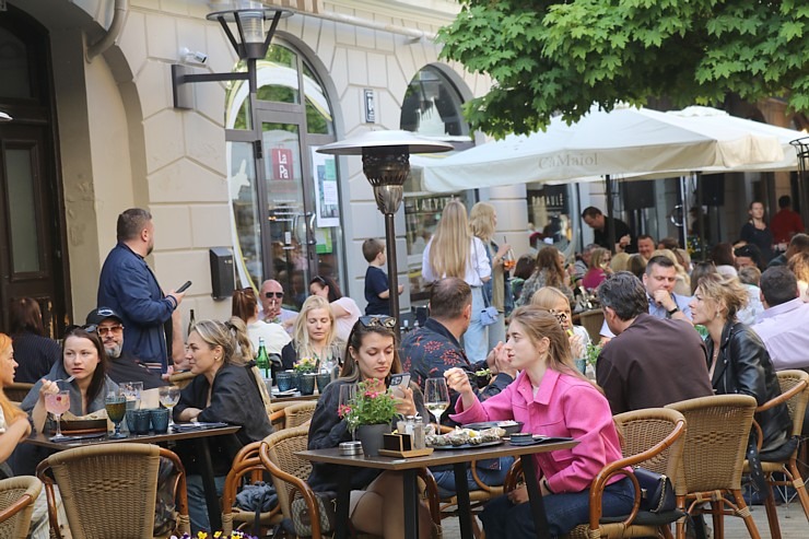 Restorāns «Buržujs» Berga bazārā organizē Baltijas lielāko Austeru festivālu, apēdot 11 000 austeru Restorāns «Buržujs» Berga bazārā organizē Baltijas lielāko Austeru festivālu, apēdot 11 000 austeru 336319