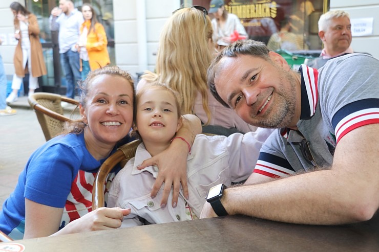 Restorāns «Buržujs» Berga bazārā organizē Baltijas lielāko Austeru festivālu, apēdot 11 000 austeru Restorāns «Buržujs» Berga bazārā organizē Baltijas lielāko Austeru festivālu, apēdot 11 000 austeru 336321