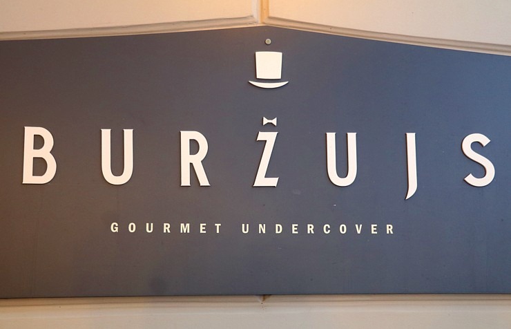 Restorāns «Buržujs» Berga bazārā organizē Baltijas lielāko Austeru festivālu, apēdot 11 000 austeru Restorāns «Buržujs» Berga bazārā organizē Baltijas lielāko Austeru festivālu, apēdot 11 000 austeru 336333