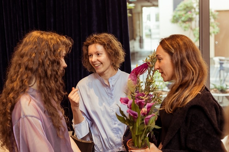 «Grand Poet by Semarah Hotels» uzņem mākslinieces Alises Builevicas izstādi «Klejotājs». Foto: Lauma Kalniņa «Grand Poet by Semarah Hotels» uzņem mākslinieces Alises Builevicas izstādi «Klejotājs». Foto: Lauma Kalniņa 336674