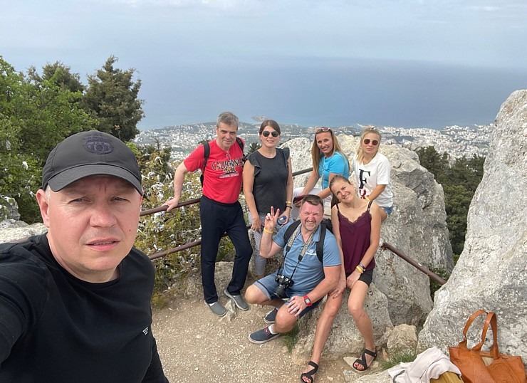 Travelnews.lv kalnu pastaigu takās iepazīst Svētā Hilariona cietoksni Ziemeļkiprā. Sadarbībā ar Puzzle Travel Travelnews.lv kalnu pastaigu takās iepazīst Svētā Hilariona cietoksni Ziemeļkiprā. Sadarbībā ar Puzzle Travel 336793
