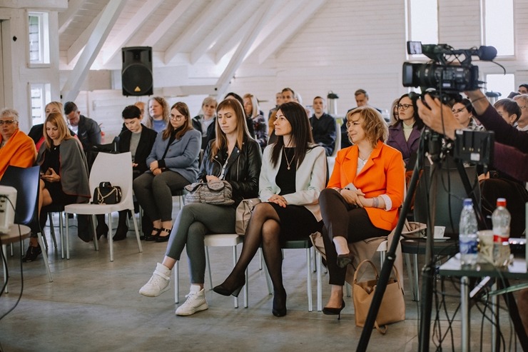 Lūznavas muižā pulcējas Latgales tūrisma profesionāļi uz semināru «Esi i dori». Foto: Dagnija Bernāne 337351