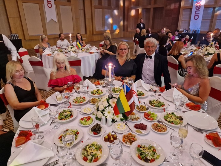 Tūroperators «Anex Tour Latvia» uzaicina Latvijas tūrisma firmas uz svinīgu pasākumu Turcijā. Foto: Mārtiņš Strubergs Tūroperators «Anex Tour Latvia» uzaicina Latvijas tūrisma firmas uz svinīgu pasākumu Turcijā. Foto: Mārtiņš Strubergs 338018