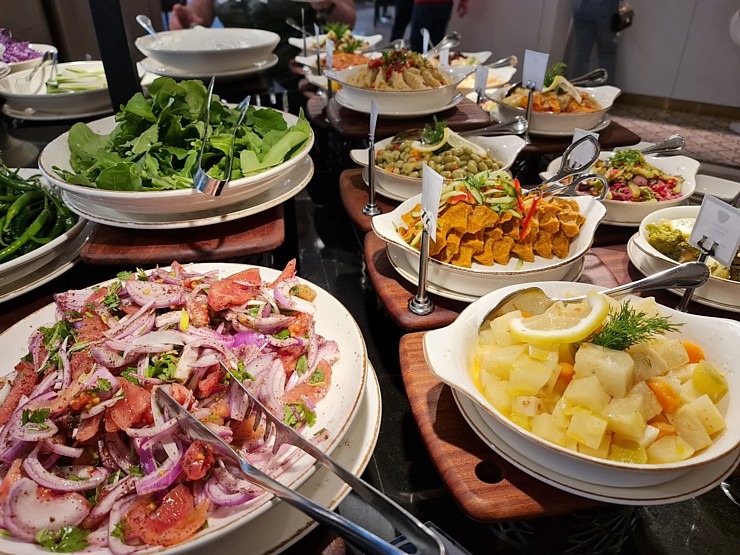 Travelnews.lv iepazīst Ziemeļkipras viesnīcas «Merit Royal Diamond Hotel & Spa» pusdienu piedāvājumu. Sadarbībā ar Puzzle Travel Travelnews.lv iepazīst Ziemeļkipras viesnīcas «Merit Royal Diamond Hotel & Spa» pusdienu piedāvājumu. Sadarbībā ar Puzzle Travel 338427