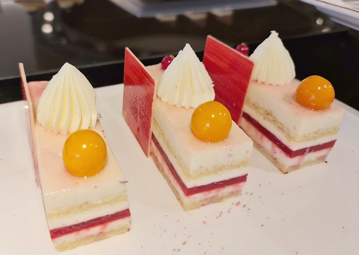 Travelnews.lv iepazīst Ziemeļkipras viesnīcas «Merit Royal Diamond Hotel & Spa» pusdienu piedāvājumu. Sadarbībā ar Puzzle Travel Travelnews.lv iepazīst Ziemeļkipras viesnīcas «Merit Royal Diamond Hotel & Spa» pusdienu piedāvājumu. Sadarbībā ar Puzzle Travel 338455