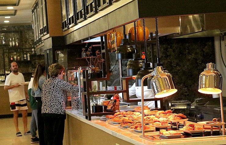 Travelnews.lv iepazīst Ziemeļkipras viesnīcu «Merit Park Hotel Casino & Spa» Kirēnijā. Sadarbībā ar Puzzle Travel Travelnews.lv iepazīst Ziemeļkipras viesnīcu «Merit Park Hotel Casino & Spa» Kirēnijā. Sadarbībā ar Puzzle Travel 338489