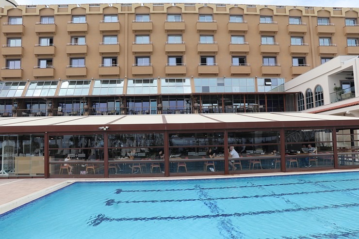 Travelnews.lv iepazīst Ziemeļkipras viesnīcu «Merit Park Hotel Casino & Spa» Kirēnijā. Sadarbībā ar Puzzle Travel Travelnews.lv iepazīst Ziemeļkipras viesnīcu «Merit Park Hotel Casino & Spa» Kirēnijā. Sadarbībā ar Puzzle Travel 338494