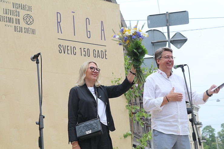 Skati dziesmu un deju svētku dalībnieku gājienu Rīgā - «Novadu dižošanās» 338566