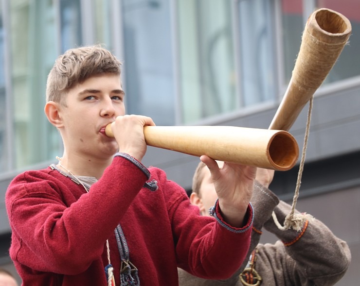 Skati dziesmu un deju svētku dalībnieku gājienu Rīgā - «Novadu dižošanās» 338587