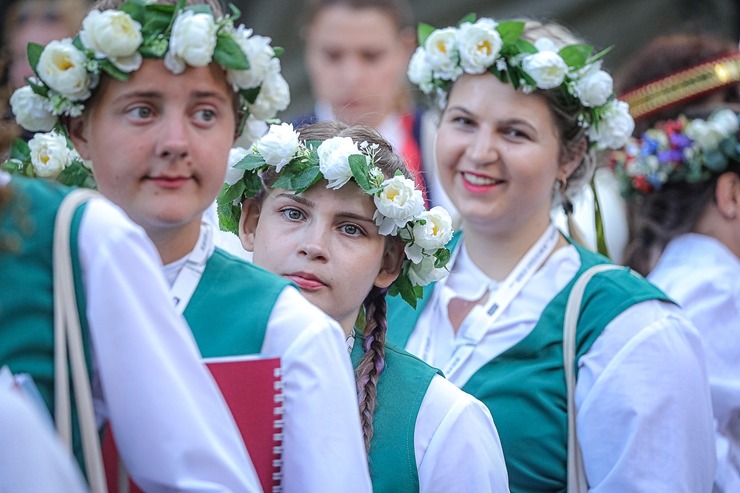 Fotogrāfs Mareks Galinovskis piedāvā īpašus fotomirkļus no koru lielkoncerta «Tīrums. Dziesmas ceļš». #CUPRA #Autobrava #VEFkvartals #UFOGolf #TrueSto Fotogrāfs Mareks Galinovskis piedāvā īpašus fotomirkļus no koru lielkoncerta «Tīrums. Dziesmas ceļš». #CUPRA #Autobrava #VEFkvartals #UFOGolf #TrueSto 339156