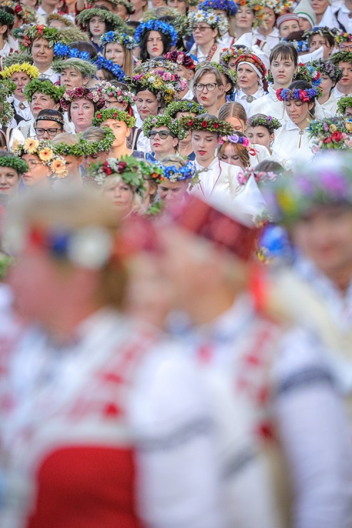 Fotogrāfs Mareks Galinovskis piedāvā īpašus fotomirkļus no koru lielkoncerta «Tīrums. Dziesmas ceļš». #CUPRA #Autobrava #VEFkvartals #UFOGolf #TrueSto Fotogrāfs Mareks Galinovskis piedāvā īpašus fotomirkļus no koru lielkoncerta «Tīrums. Dziesmas ceļš». #CUPRA #Autobrava #VEFkvartals #UFOGolf #TrueSto 339169