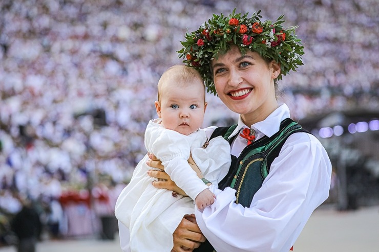 Fotogrāfs Mareks Galinovskis piedāvā īpašus fotomirkļus no koru lielkoncerta «Tīrums. Dziesmas ceļš». #CUPRA #Autobrava #VEFkvartals #UFOGolf #TrueSto Fotogrāfs Mareks Galinovskis piedāvā īpašus fotomirkļus no koru lielkoncerta «Tīrums. Dziesmas ceļš». #CUPRA #Autobrava #VEFkvartals #UFOGolf #TrueSto 339173