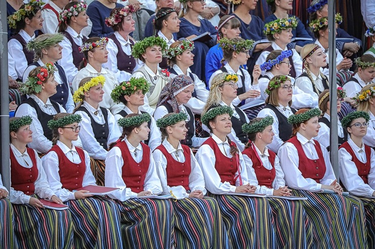 Fotogrāfs Mareks Galinovskis piedāvā īpašus fotomirkļus no koru lielkoncerta «Tīrums. Dziesmas ceļš». #CUPRA #Autobrava #VEFkvartals #UFOGolf #TrueSto Fotogrāfs Mareks Galinovskis piedāvā īpašus fotomirkļus no koru lielkoncerta «Tīrums. Dziesmas ceļš». #CUPRA #Autobrava #VEFkvartals #UFOGolf #TrueSto 339175