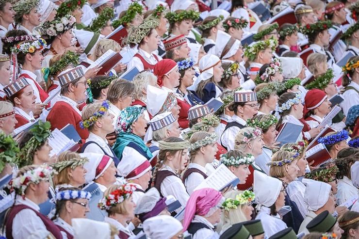 Fotogrāfs Mareks Galinovskis piedāvā īpašus fotomirkļus no koru lielkoncerta «Tīrums. Dziesmas ceļš». #CUPRA #Autobrava #VEFkvartals #UFOGolf #TrueSto Fotogrāfs Mareks Galinovskis piedāvā īpašus fotomirkļus no koru lielkoncerta «Tīrums. Dziesmas ceļš». #CUPRA #Autobrava #VEFkvartals #UFOGolf #TrueSto 339183