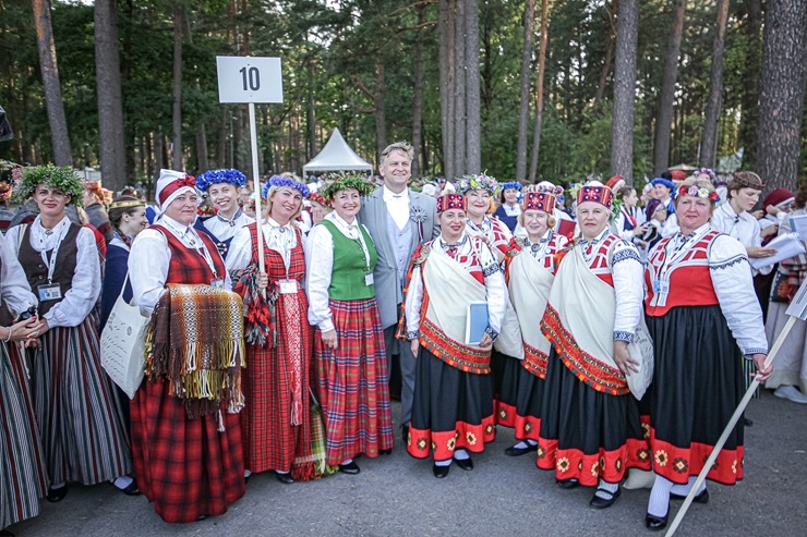 Fotogrāfs Mareks Galinovskis piedāvā īpašus fotomirkļus no koru lielkoncerta «Tīrums. Dziesmas ceļš». #CUPRA #Autobrava #VEFkvartals #UFOGolf #TrueSto Fotogrāfs Mareks Galinovskis piedāvā īpašus fotomirkļus no koru lielkoncerta «Tīrums. Dziesmas ceļš». #CUPRA #Autobrava #VEFkvartals #UFOGolf #TrueSto 339217