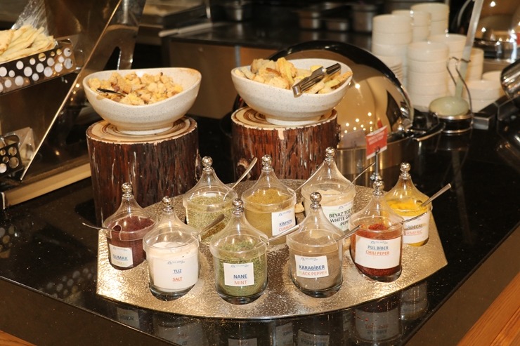 Travelnews.lv izbauda Ziemeļkipras viesnīcas «The Arkin Iskele Hotel» ēdienkarti. Sadarbībā ar PuzzleTravel.com Travelnews.lv izbauda Ziemeļkipras viesnīcas «The Arkin Iskele Hotel» ēdienkarti. Sadarbībā ar PuzzleTravel.com 339258