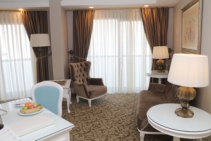 Travelnews.lv iepazīst Ziemeļkipras viesnīcu «Vuni Palace Hotel» Kirēnijā. Sadarbībā ar PuzzleTravel.com Travelnews.lv iepazīst Ziemeļkipras viesnīcu «Vuni Palace Hotel» Kirēnijā. Sadarbībā ar PuzzleTravel.com 339681