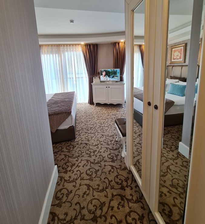 Travelnews.lv iepazīst Ziemeļkipras viesnīcu «Vuni Palace Hotel» Kirēnijā. Sadarbībā ar PuzzleTravel.com Travelnews.lv iepazīst Ziemeļkipras viesnīcu «Vuni Palace Hotel» Kirēnijā. Sadarbībā ar PuzzleTravel.com 339682