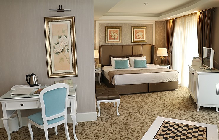 Travelnews.lv iepazīst Ziemeļkipras viesnīcu «Vuni Palace Hotel» Kirēnijā. Sadarbībā ar PuzzleTravel.com Travelnews.lv iepazīst Ziemeļkipras viesnīcu «Vuni Palace Hotel» Kirēnijā. Sadarbībā ar PuzzleTravel.com 339689