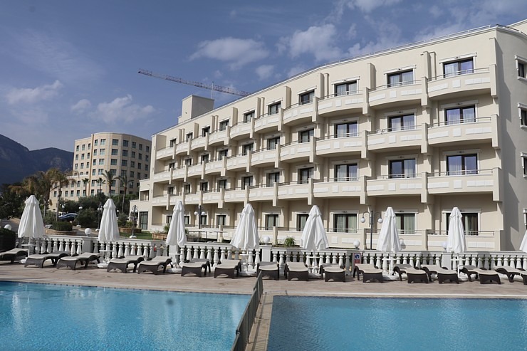 Travelnews.lv iepazīst Ziemeļkipras viesnīcu «Vuni Palace Hotel» Kirēnijā. Sadarbībā ar PuzzleTravel.com Travelnews.lv iepazīst Ziemeļkipras viesnīcu «Vuni Palace Hotel» Kirēnijā. Sadarbībā ar PuzzleTravel.com 339667