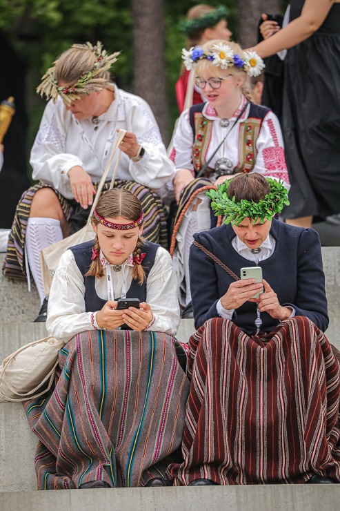 Fotogrāfs Mareks Galinovskis: Dziesmu svētku lielkoncerts «Tīrums. Dziesmas ceļš» skan Mežaparka Lielajā estrādē Fotogrāfs Mareks Galinovskis: Dziesmu svētku lielkoncerts «Tīrums. Dziesmas ceļš» skan Mežaparka Lielajā estrādē 339822