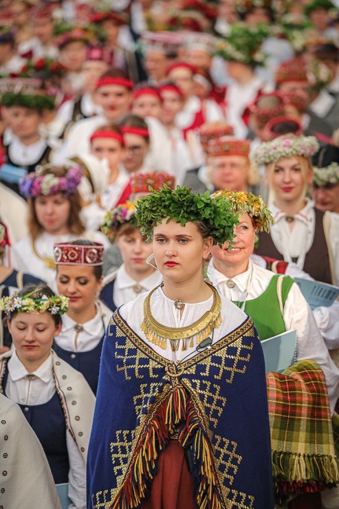 Fotogrāfs Mareks Galinovskis: Dziesmu svētku lielkoncerts «Tīrums. Dziesmas ceļš» skan Mežaparka Lielajā estrādē Fotogrāfs Mareks Galinovskis: Dziesmu svētku lielkoncerts «Tīrums. Dziesmas ceļš» skan Mežaparka Lielajā estrādē 339827