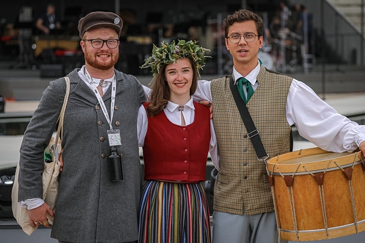 Fotogrāfs Mareks Galinovskis: Dziesmu svētku lielkoncerts «Tīrums. Dziesmas ceļš» skan Mežaparka Lielajā estrādē Fotogrāfs Mareks Galinovskis: Dziesmu svētku lielkoncerts «Tīrums. Dziesmas ceļš» skan Mežaparka Lielajā estrādē 339813