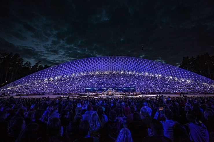 Fotogrāfs Mareks Galinovskis: Dziesmu svētku lielkoncerts «Tīrums. Dziesmas ceļš» skan Mežaparka Lielajā estrādē Fotogrāfs Mareks Galinovskis: Dziesmu svētku lielkoncerts «Tīrums. Dziesmas ceļš» skan Mežaparka Lielajā estrādē 339849