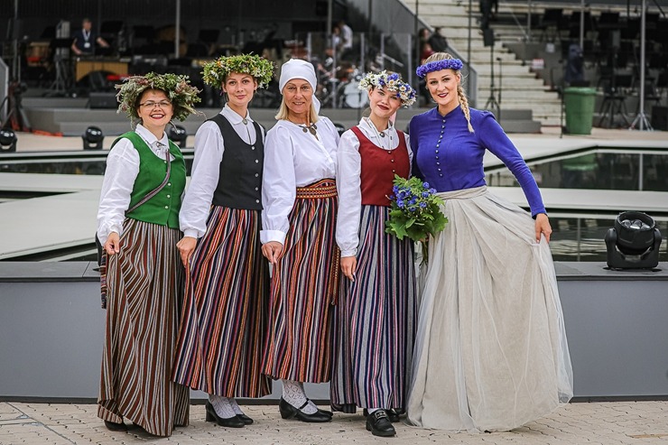 Fotogrāfs Mareks Galinovskis: Dziesmu svētku lielkoncerts «Tīrums. Dziesmas ceļš» skan Mežaparka Lielajā estrādē Fotogrāfs Mareks Galinovskis: Dziesmu svētku lielkoncerts «Tīrums. Dziesmas ceļš» skan Mežaparka Lielajā estrādē 339818