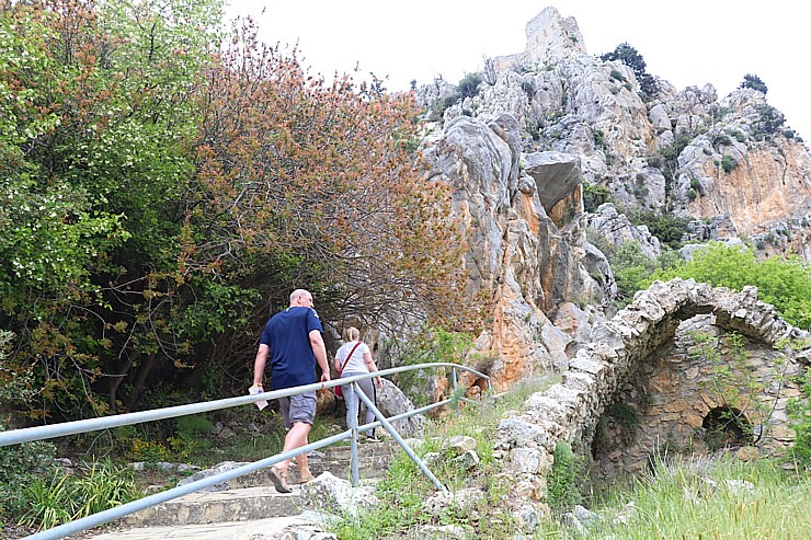 Svētā Hilariona cietokšņa apmeklējums Ziemeļkiprā vienlaicīgi ir arī fizisks pārbaudījums tūristam. Sadarbībā ar #PuzzleTravel Svētā Hilariona cietokšņa apmeklējums Ziemeļkiprā vienlaicīgi ir arī fizisks pārbaudījums tūristam. Sadarbībā ar #PuzzleTravel 340041