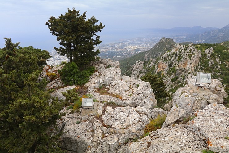 Svētā Hilariona cietokšņa apmeklējums Ziemeļkiprā vienlaicīgi ir arī fizisks pārbaudījums tūristam. Sadarbībā ar #PuzzleTravel Svētā Hilariona cietokšņa apmeklējums Ziemeļkiprā vienlaicīgi ir arī fizisks pārbaudījums tūristam. Sadarbībā ar #PuzzleTravel 340056