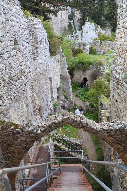Svētā Hilariona cietokšņa apmeklējums Ziemeļkiprā vienlaicīgi ir arī fizisks pārbaudījums tūristam. Sadarbībā ar #PuzzleTravel Svētā Hilariona cietokšņa apmeklējums Ziemeļkiprā vienlaicīgi ir arī fizisks pārbaudījums tūristam. Sadarbībā ar #PuzzleTravel 340059