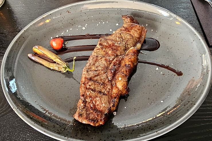Izbaudām šefpavāra Kaspara Jansona gatavotus steikus Rīgas restorānā «Meat Chef» 340419